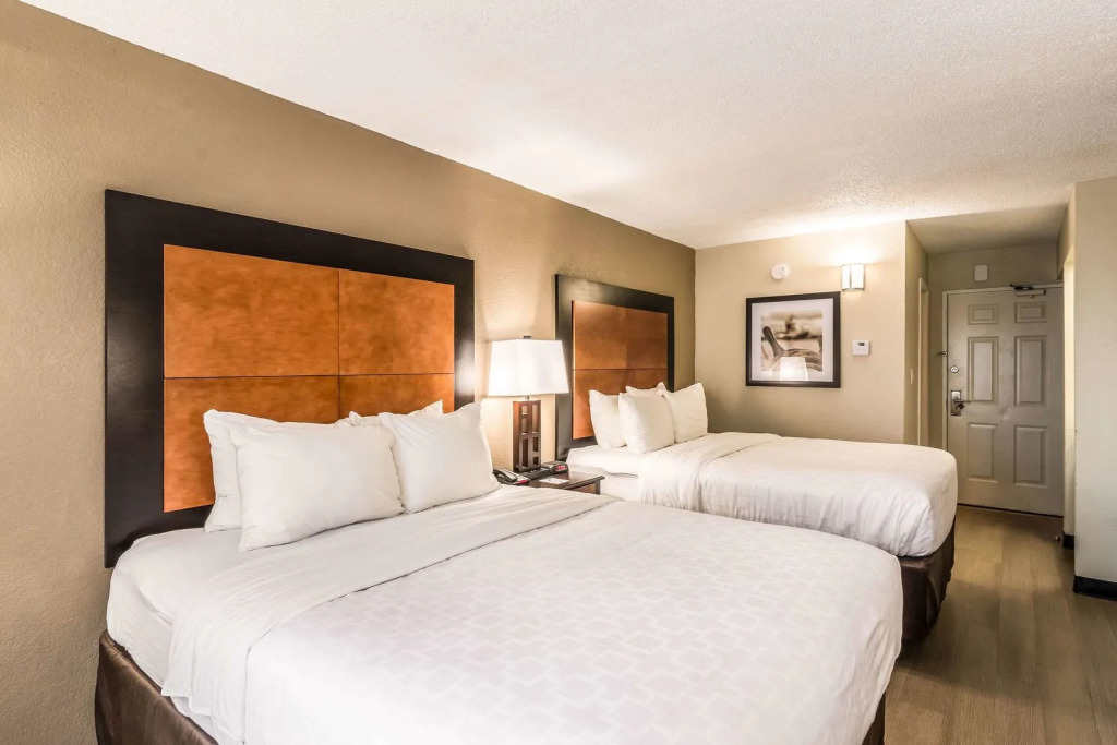 Howard Johnson Inn-Pensacola