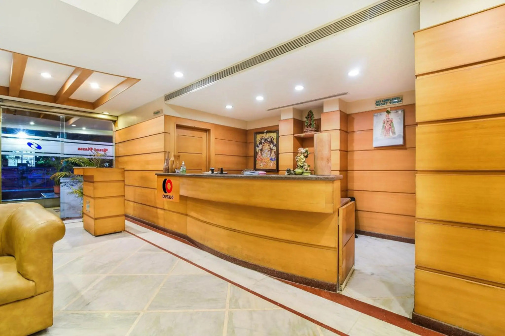 Super OYO Capital O 37664 Hotel Grand Plaza