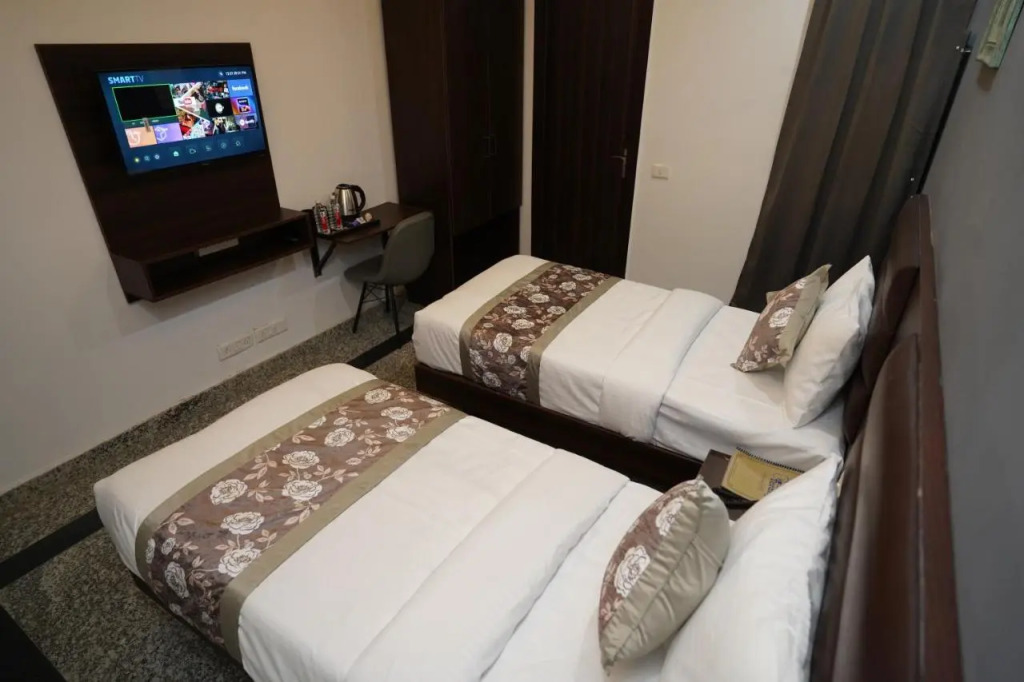 Posh Garden Inn Artemis Hospital Road Gurgaon