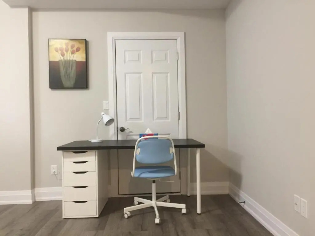 Charming, Comfortable Bsmt Apartment in Pickering