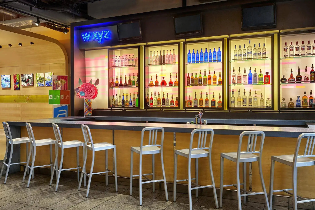 Aloft by Marriott Montreal Airport
