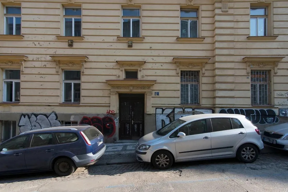 Bravo Apartment