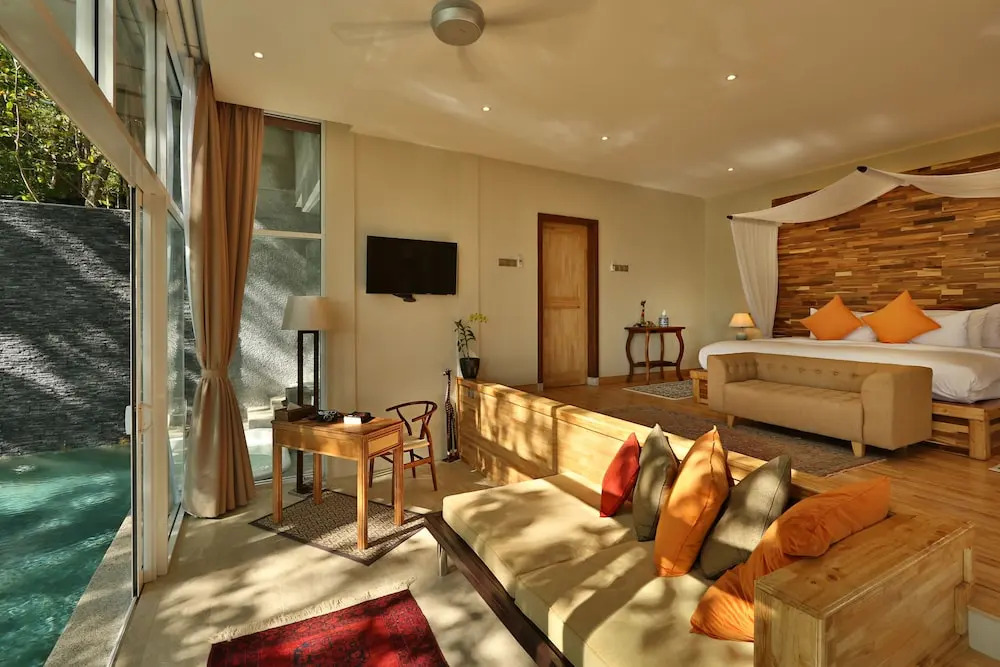 Ambong Pool Villas - Private Pool