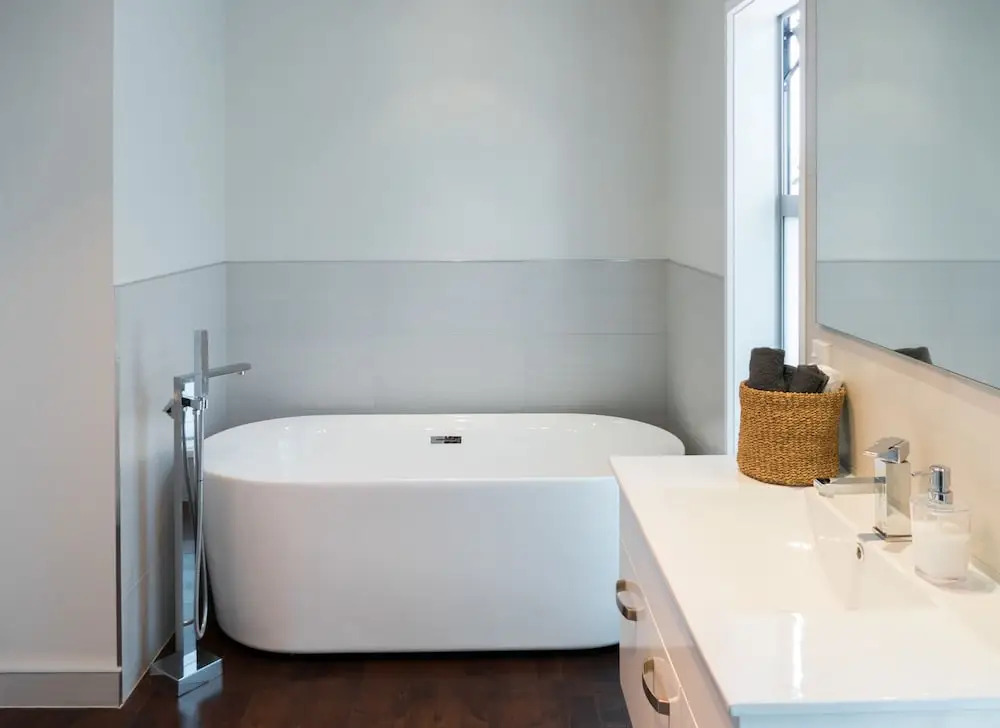 Magic on Molesworth - 2BR townhouse near CBD