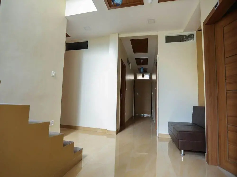 Hotel Shri Hari By OYO Rooms
