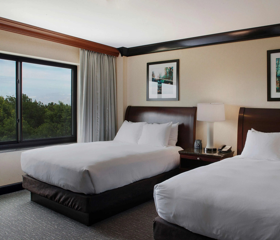 DoubleTree Suites by Hilton Bentonville