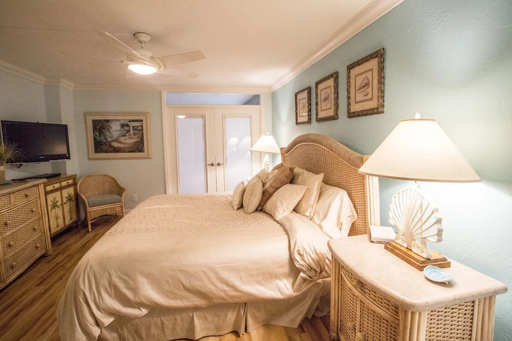 Gulf and Bay Club - D405 2 Bedrooms 2 Bathrooms Condo