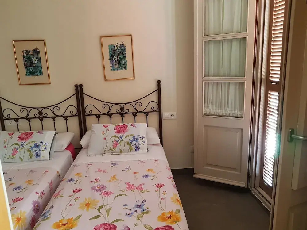 Stylish And Spacious 1 Bedroom Flat In Trendy Area