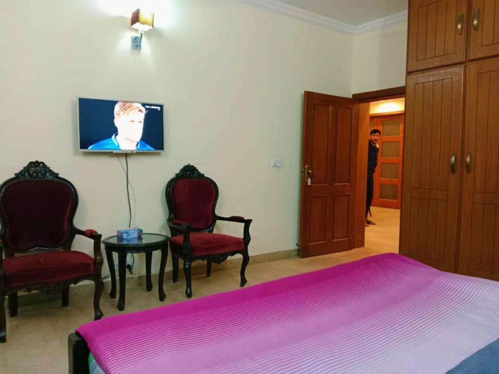 Royal Galaxy Guest House