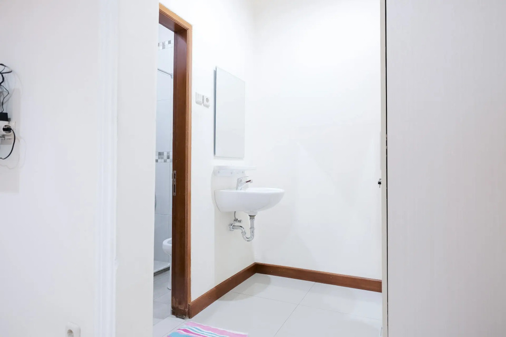 wisma delapan Mitra RedDoorz