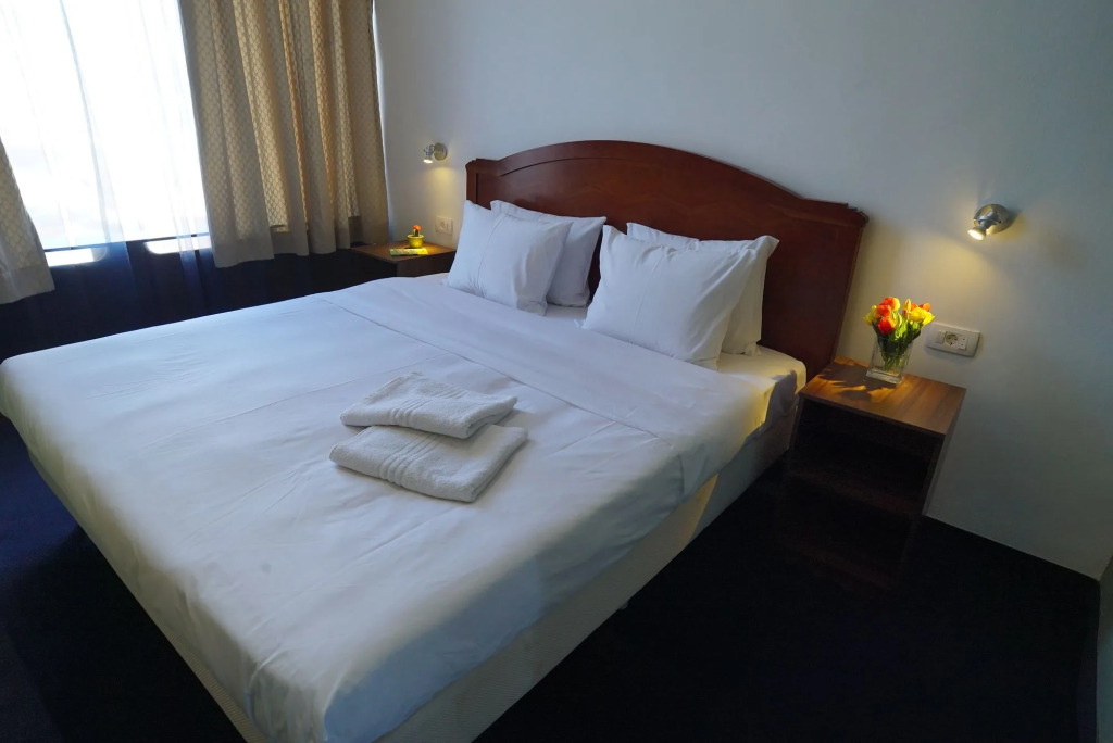Hostel Log Inn