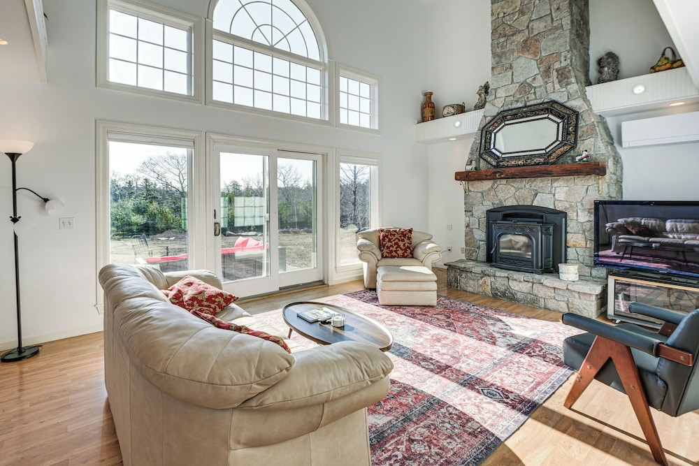 Acadia Adventure Base: 4,500-sq-ft Group Getaway