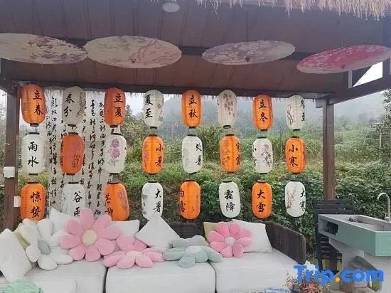 Floral Lux Hotel · Cloudveil Haven Hotel