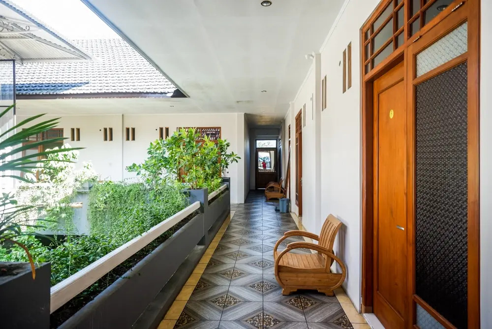 90182 Blok O International Guest House