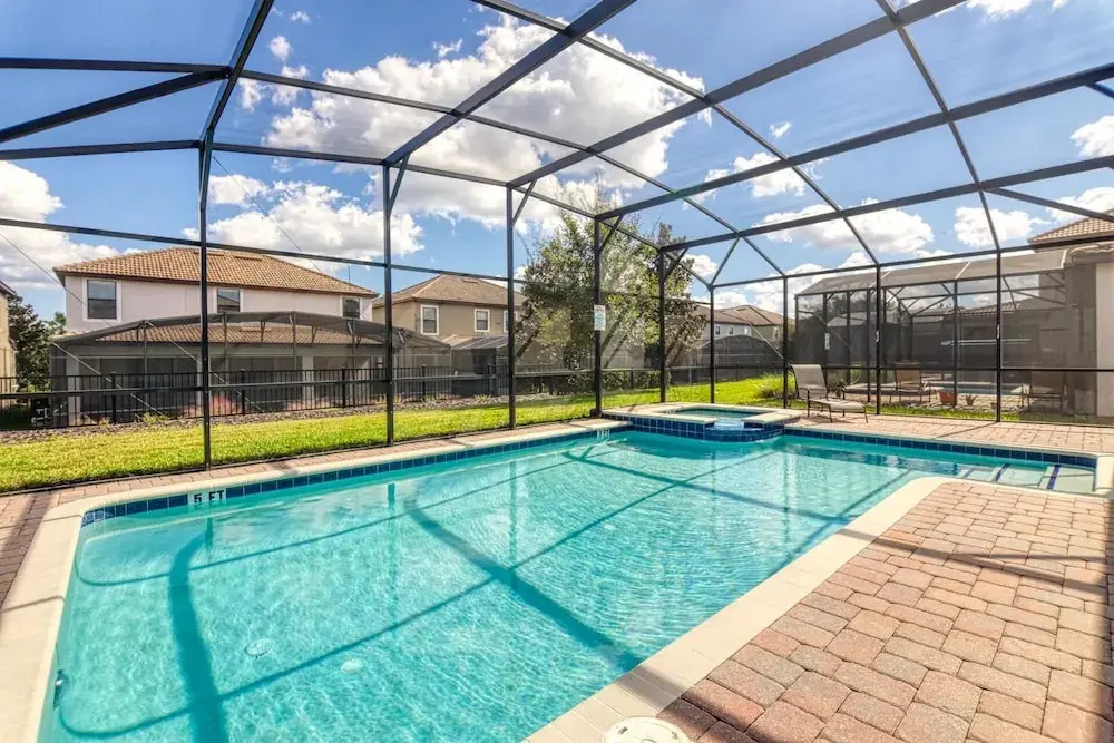 Christopers 9-bedroom Vacation Home