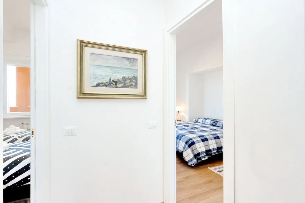 Salaria Apartment