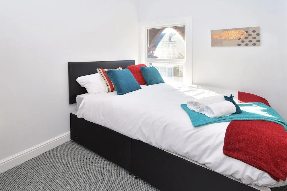 Townhouse @ 272 Walthall Street Crewe