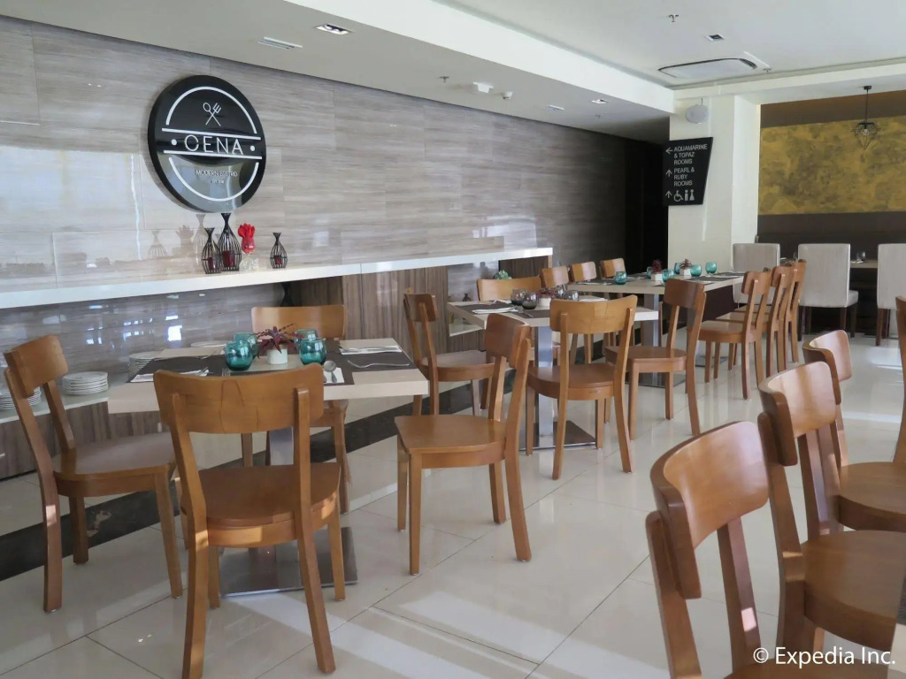 Home Crest Hotel