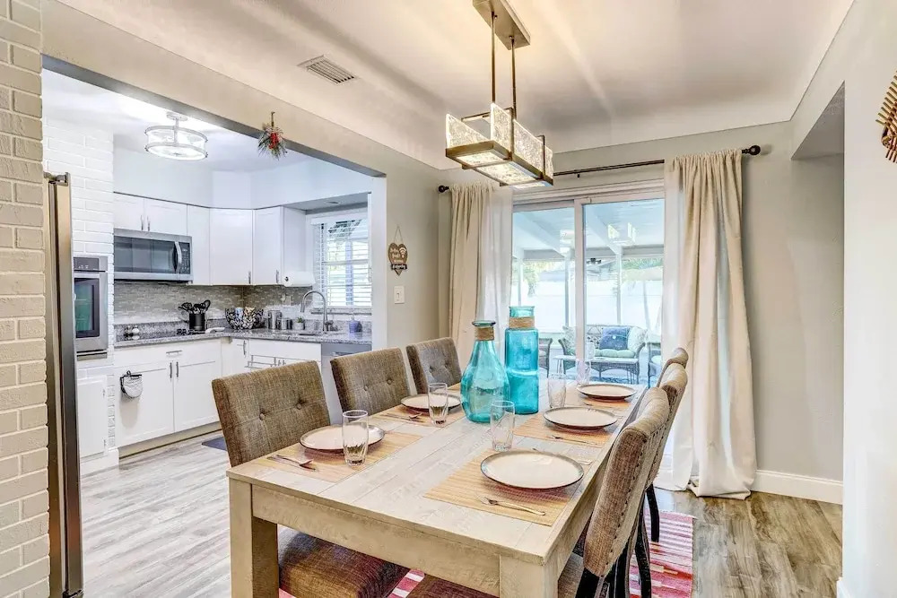 Remodeled St Petersburg Retreat w/ Hot Tub!