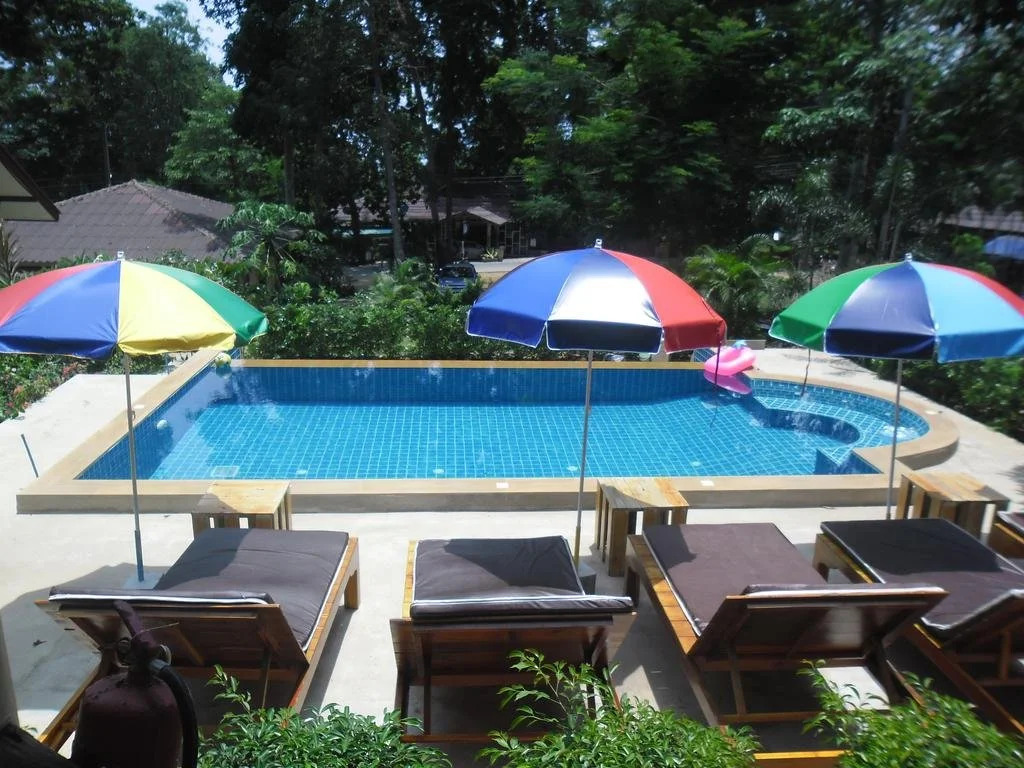 Baansanook Resort & Swimming Pool