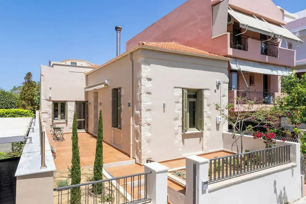 Lithos Residence