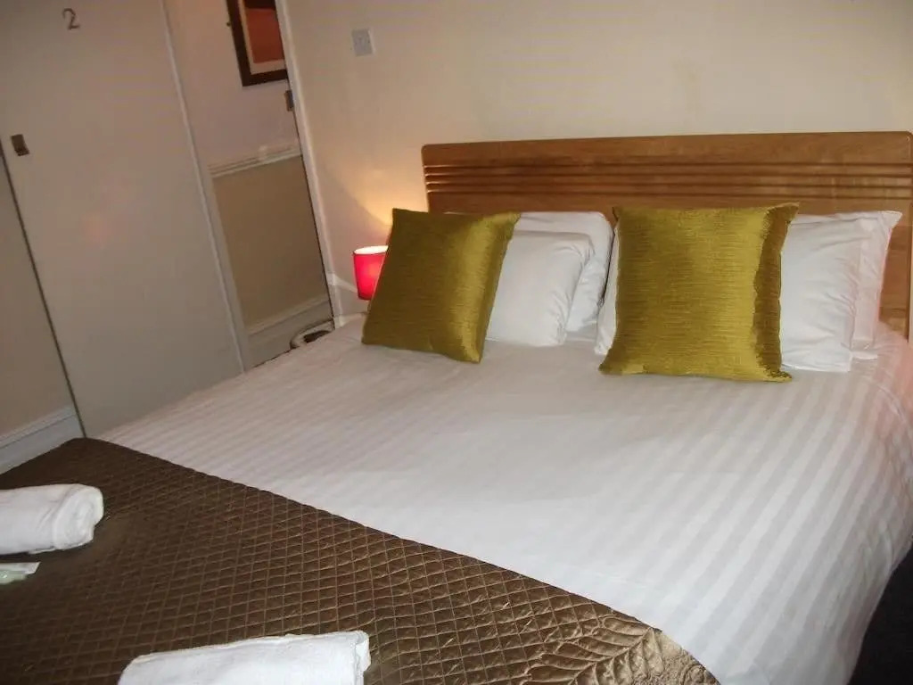 Croydon Hotel