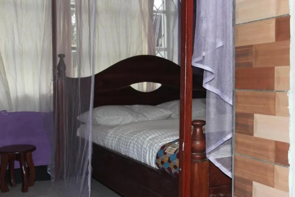 Room in B&B - Amahoro Guest House - Single Room With Shower