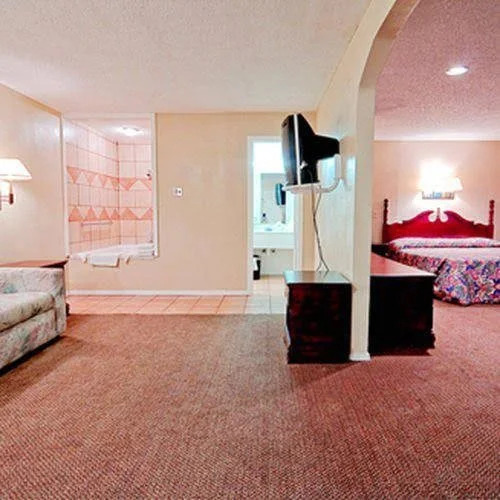 Kingsley Inn  Suites