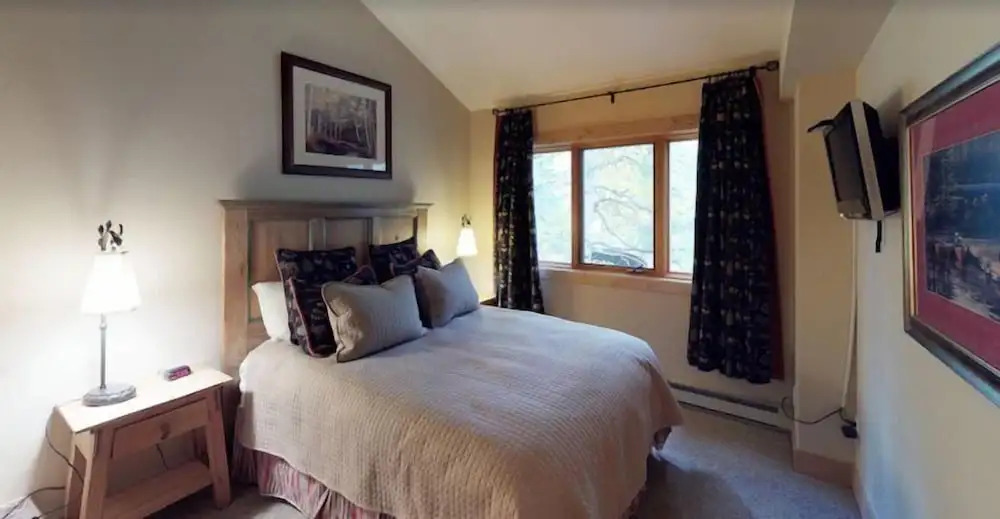 3 Bedroom Residence in Cascade Village Next to Chair Lift 20 and Shuttle Services to Vail Village