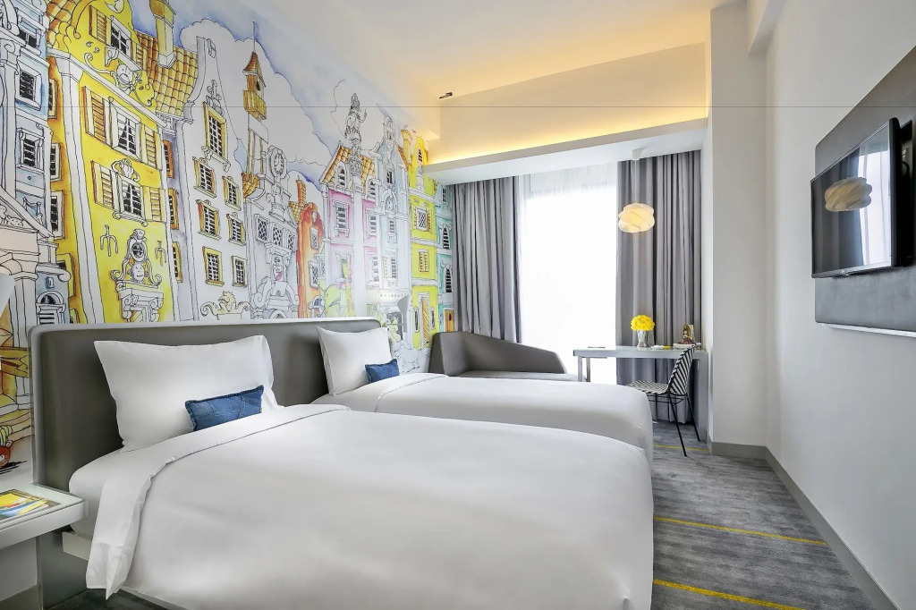 YELLO Hotel Harmoni