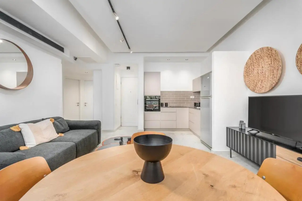Gordon area - Deluxe 2bdr close to the beach