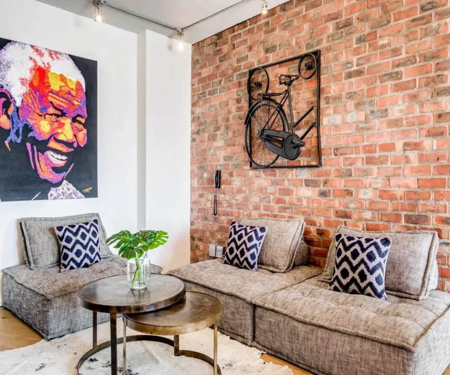 702 Metropolitan in Cape Town