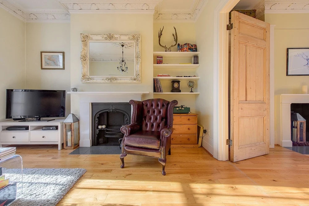 Beautiful 1BR Camden Home