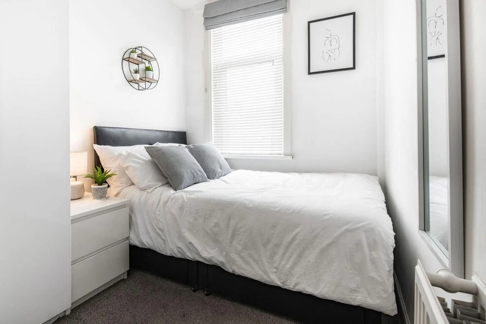 Beautiful 4BD Family Home Burley Leeds