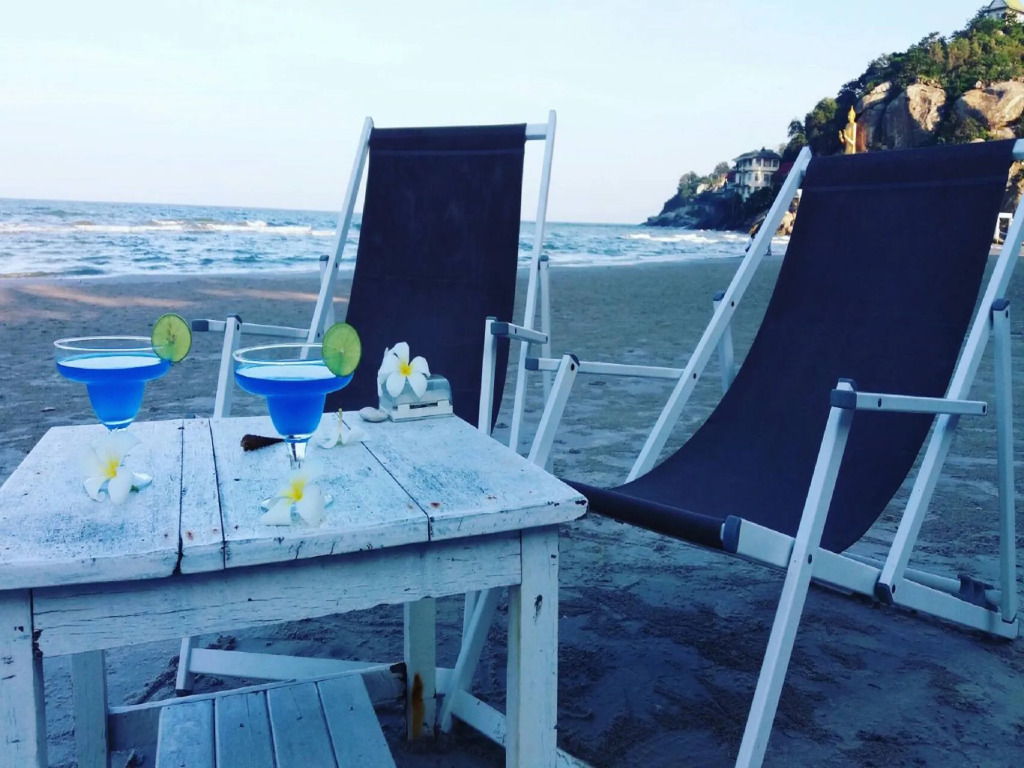 Nern Chalet Beachfront Hotel