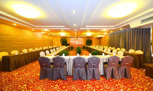 Jindu Hotel (Xichang Moon Lake Park)