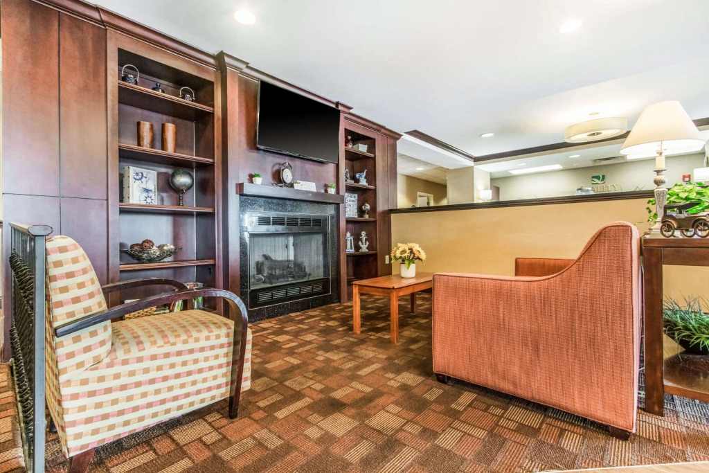 Quality Inn & Suites Lawrenceburg