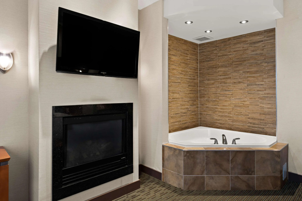 Best Western Plus Orangeville Inn & Suites