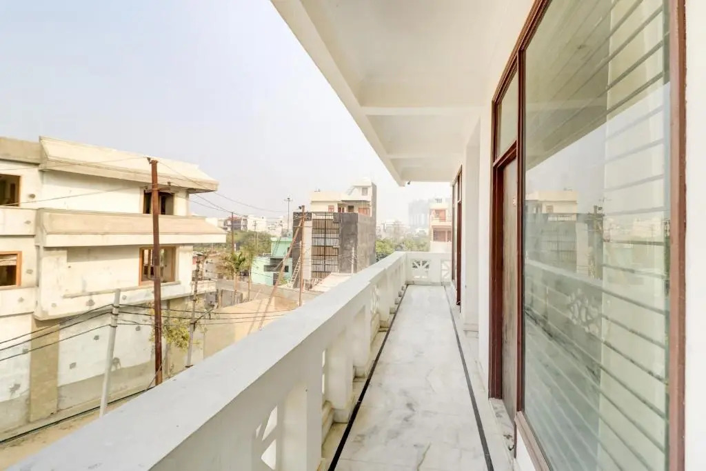 Collection O 76649 BJ Residency