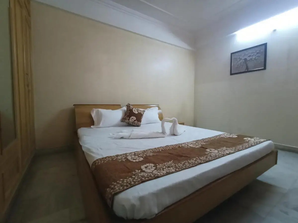 TRS Townhouse Inn