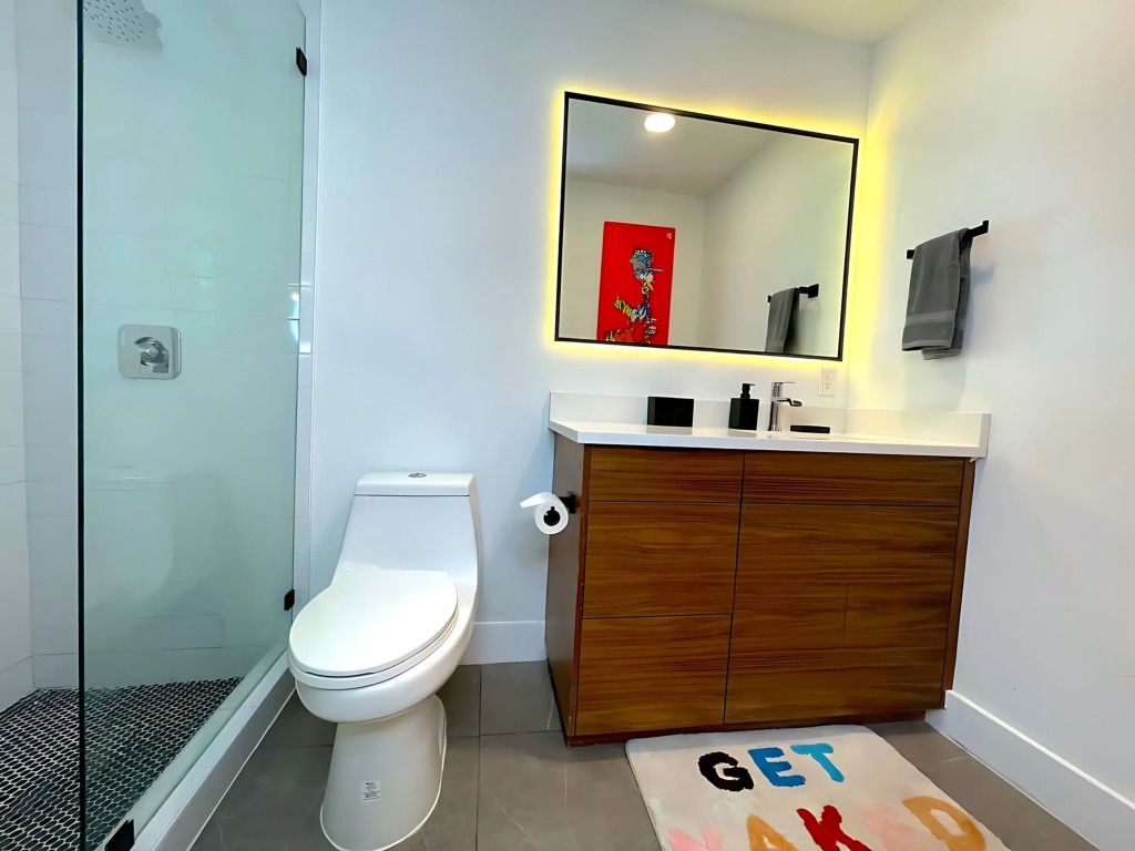 Hot Tub Royale Rainey Street — 6 minute drive