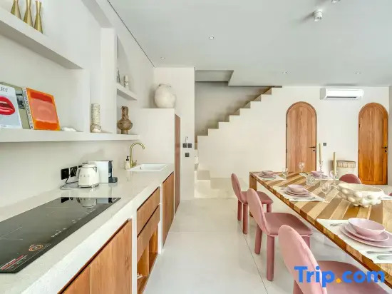 Parisian New 2BR Luxury Villa 8mins walk to Beach