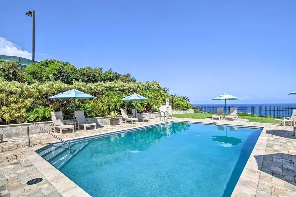 Oceanfront Condo w/ 2 Lanais, Walk to Beach!