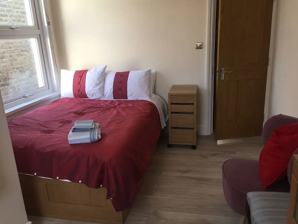 Inviting 6-bed House in London