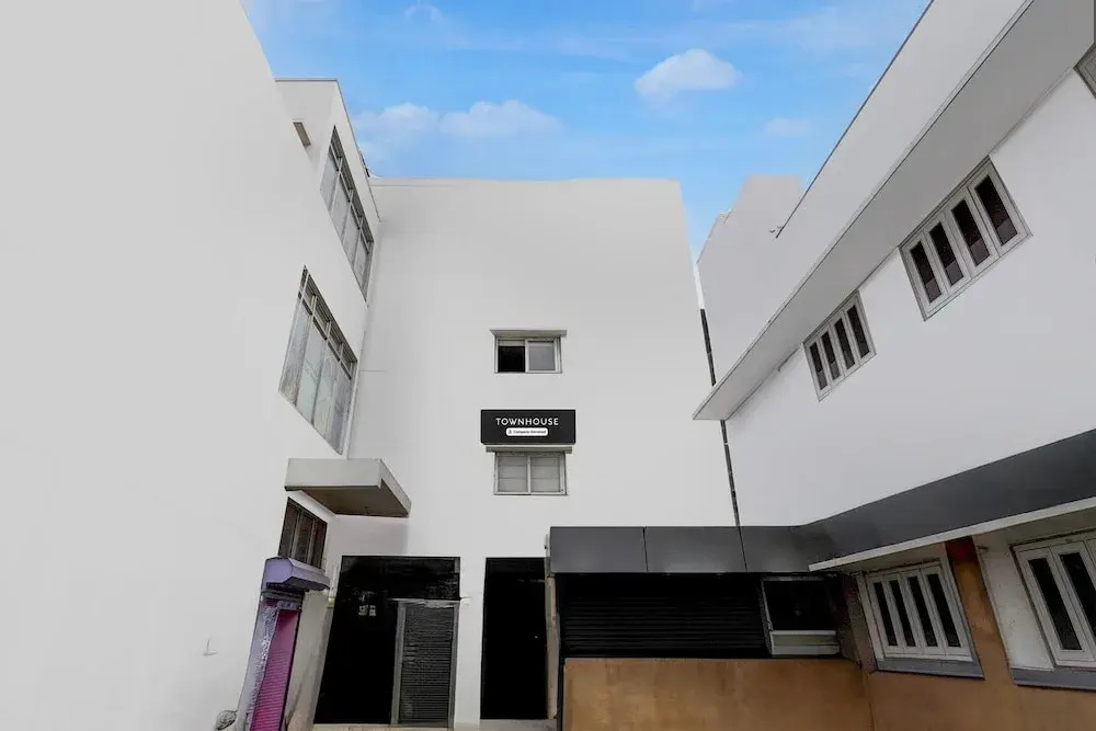 Super Townhouse Arcot Road Near Kauvery hospital