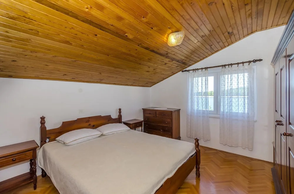 Apartments Villa J i M by the sea