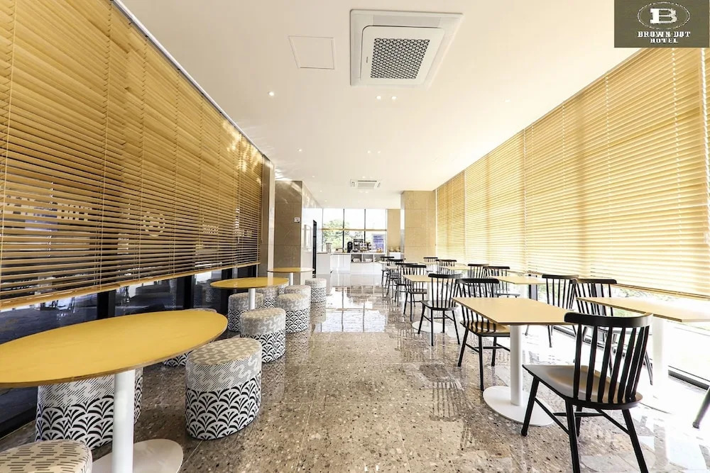 Brown Dot Hotel Jungja Beach