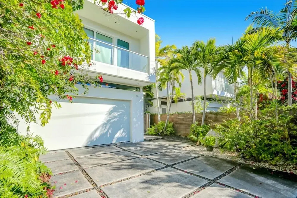 Miami Abode - Private & Sanitized, Perfect for Working From Home. Private Pool, Pet Friendly. Super-host Support