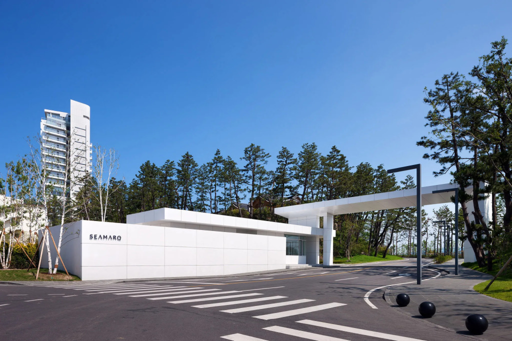 SEAMARQ HOTEL