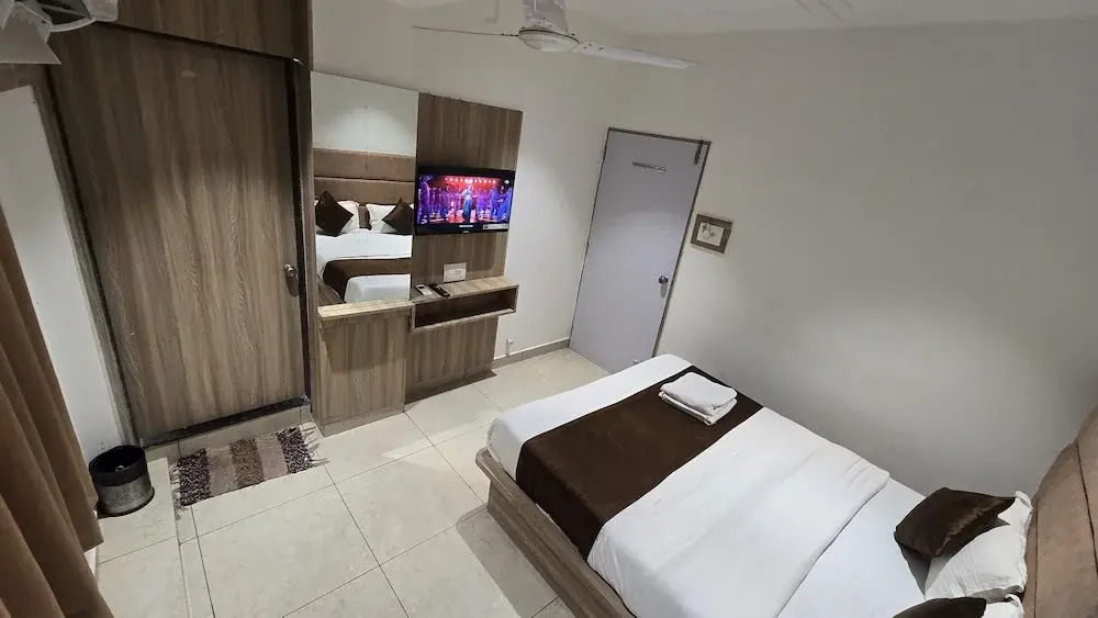 Gokul Guest House